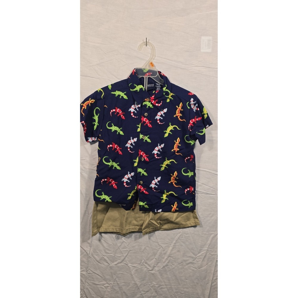 Basic Editions boy's button-up shirt with a gecko print/tan shorts Set Size 4/5